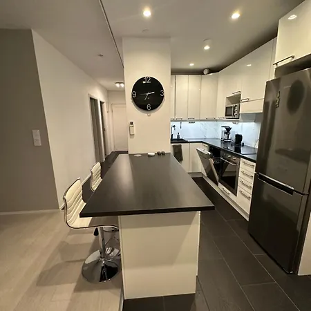 Cozy And Modern With Lakeside View * 로바니에미