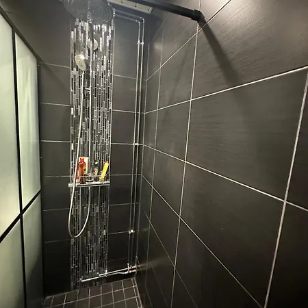 Cozy And Modern With Lakeside View