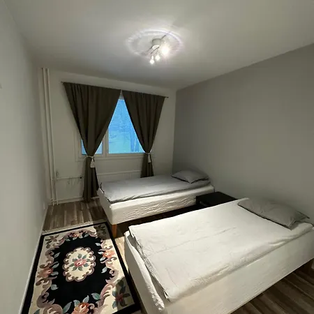 Cozy And Modern With Lakeside View *