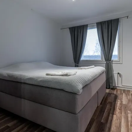 Cozy And Modern With Lakeside View Apartmán