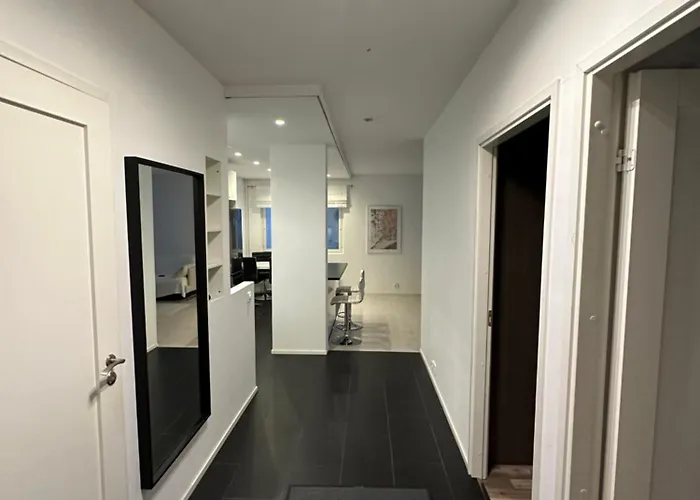 Cozy And Modern With Lakeside View Апартаменты *