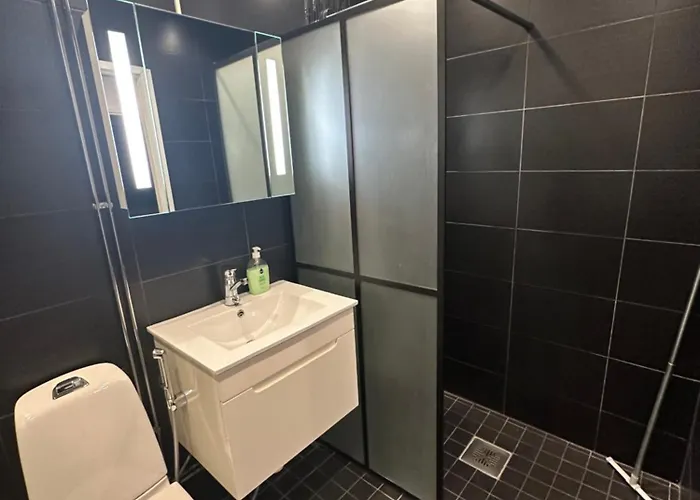 Апартаменты Cozy And Modern With Lakeside View *