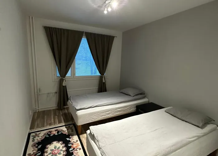 Cozy And Modern With Lakeside View *