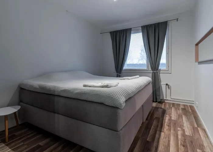 Cozy And Modern With Lakeside View Lägenhet